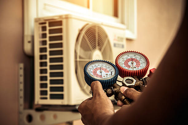 Professional Hvac technician working in Thornwood, NY